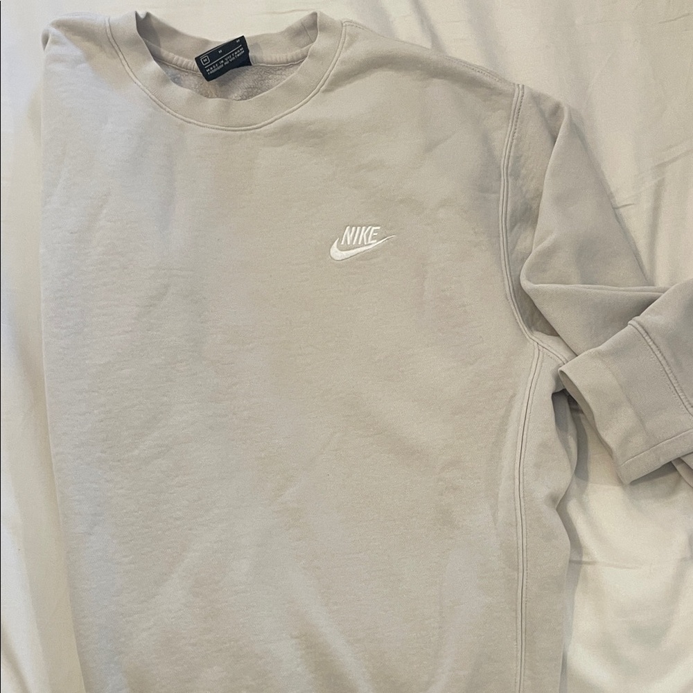 Nike Light Gray Crewneck Sweatshirt